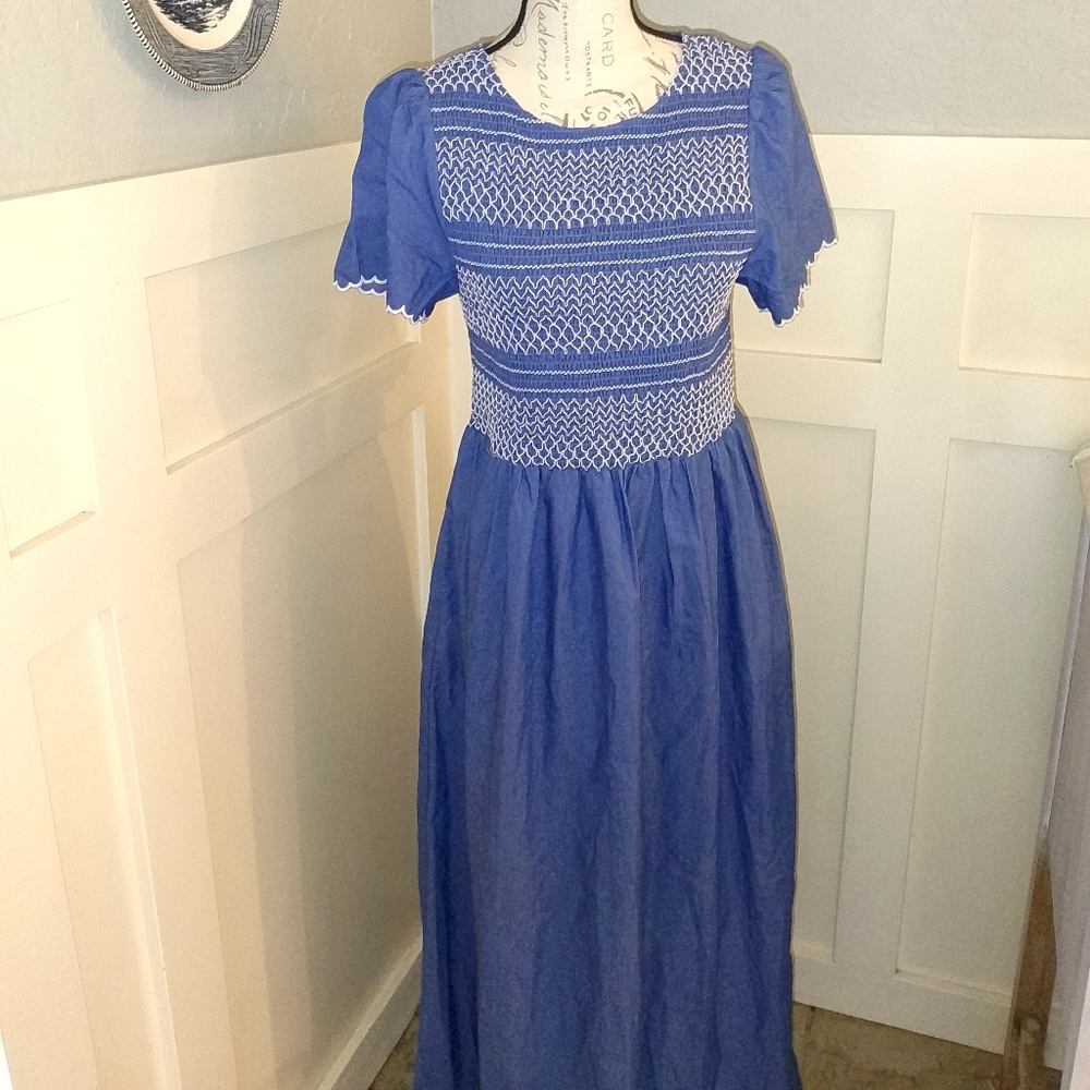NWT Bohme Chambray Smocked Scalloped Sleeves Maxi Dress Sz L